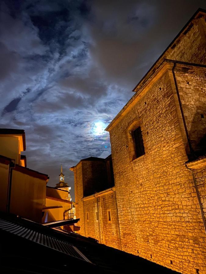 Atico Al Lado Del Ayuntamiento Appartement Oviedo Buitenkant foto