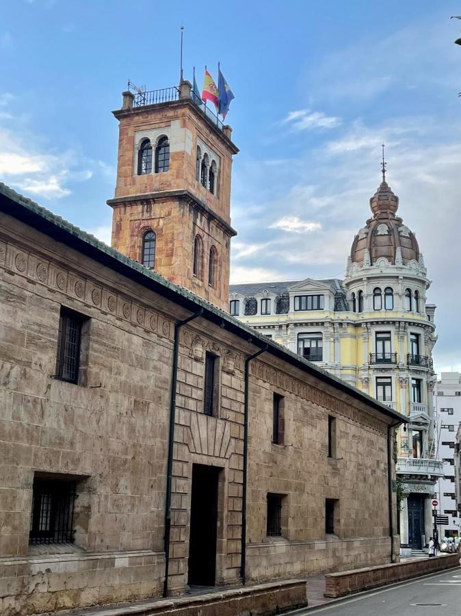 Atico Al Lado Del Ayuntamiento Appartement Oviedo Buitenkant foto