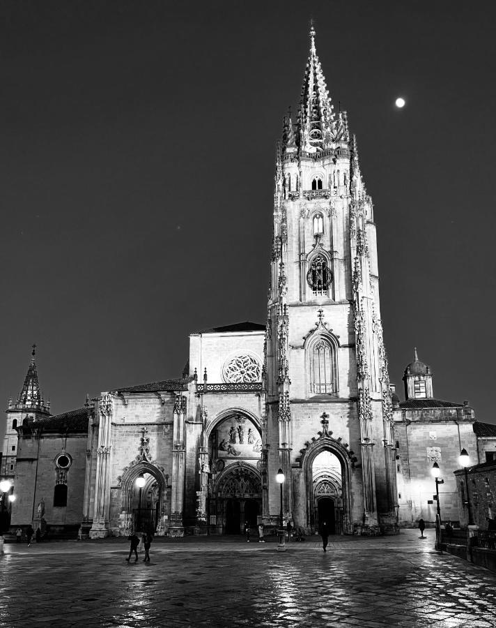Atico Al Lado Del Ayuntamiento Appartement Oviedo Buitenkant foto